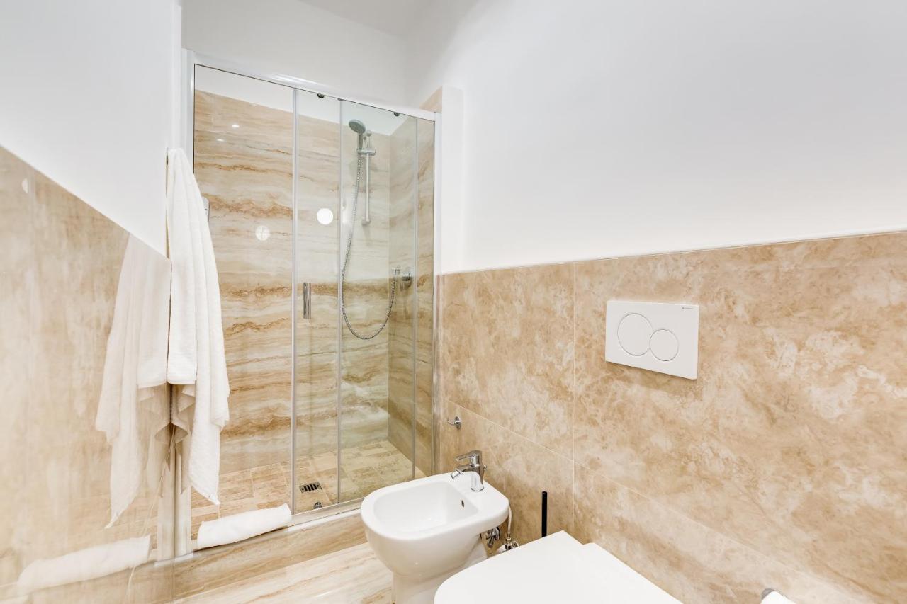 Lovely And Modern Nest Near The Colosseum Rome Bagian luar foto